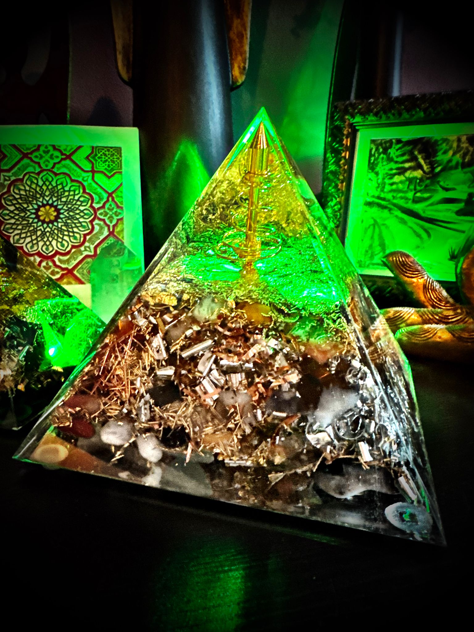 Engel-Orgonit-Pyramide - handgefertigt exklusiv für BAJ