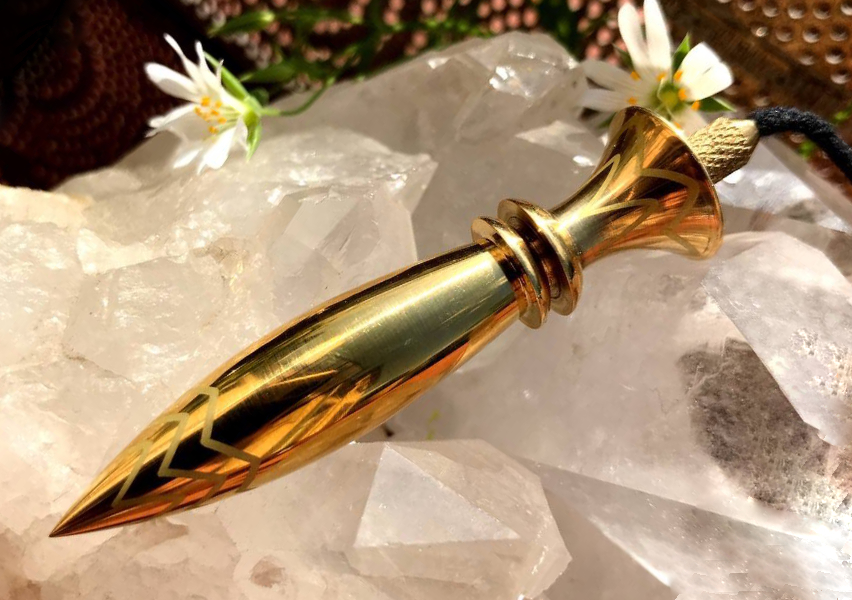 Karnak, Schamanisches Karnak mit Lasergravur vergoldet Karnak, Schamanisches Karnak mit Lasergravur vergoldet