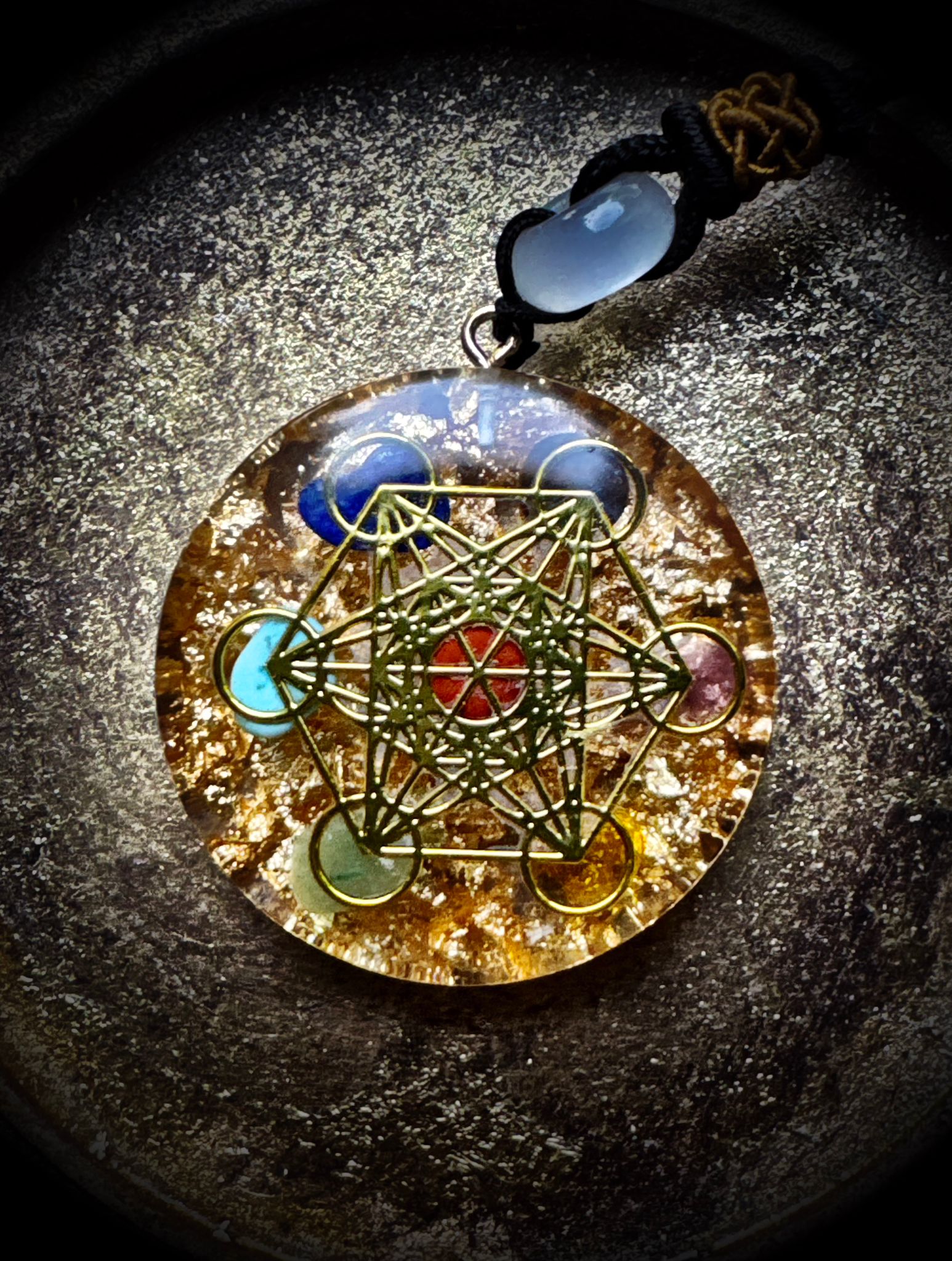 7 Chakren Orgonitamulett mit Metatronsymbol 7 Chakren Orgonitamulett mit Metatronsymbol